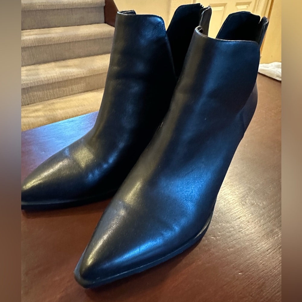 Vince Camuto leather Riggie Bootie